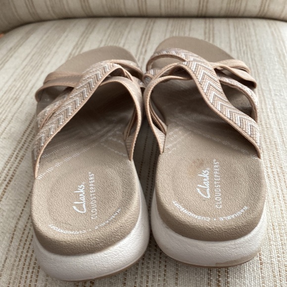 Clark’s sandals - Picture 3 of 4